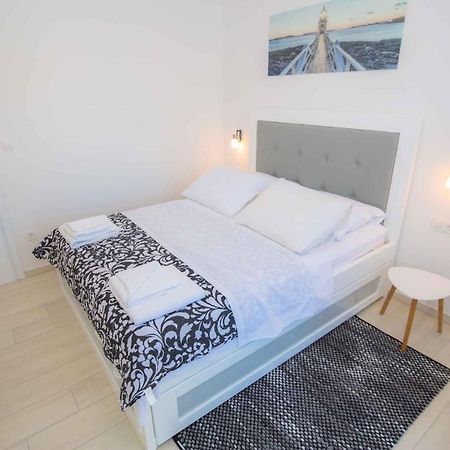 Apartments In Rogoznica 40364 Kültér fotó