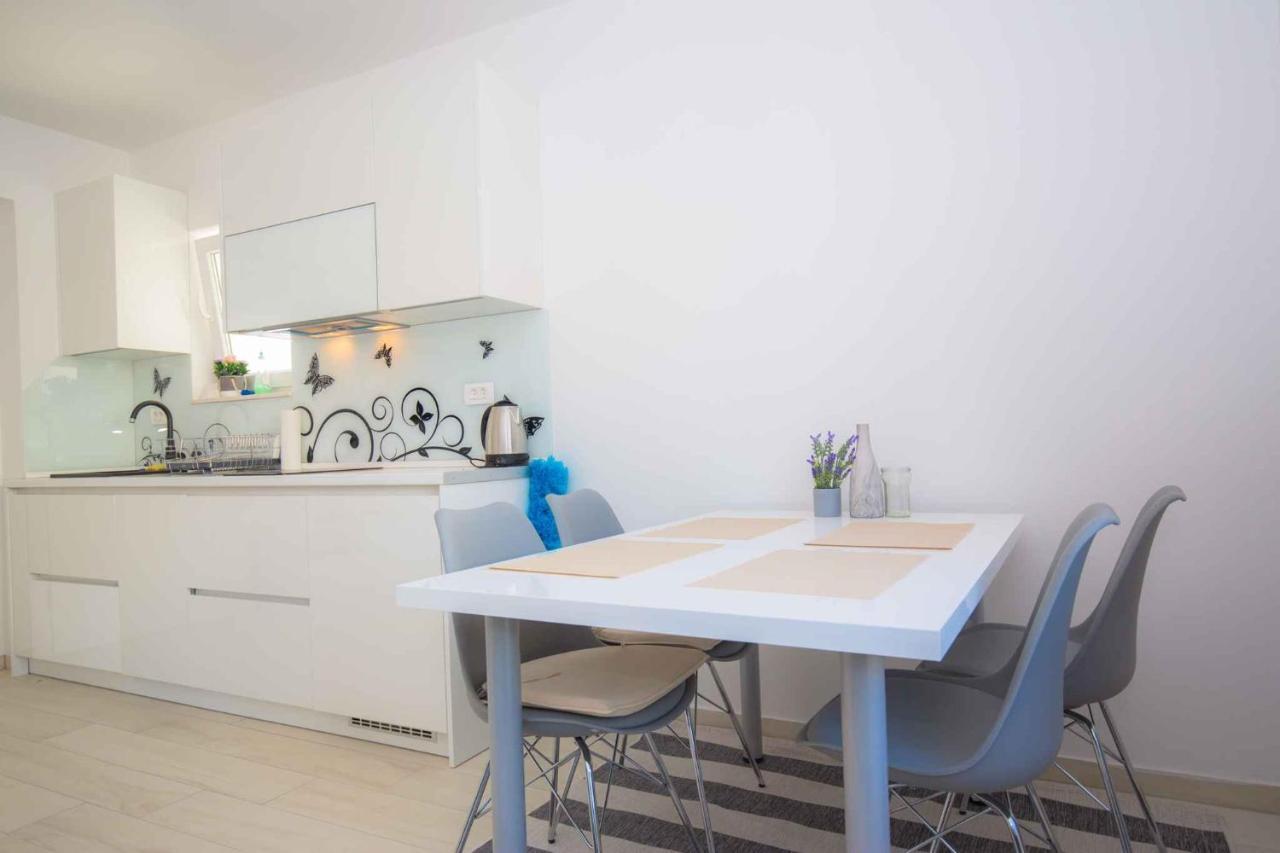 Apartments In Rogoznica 40364 Kültér fotó