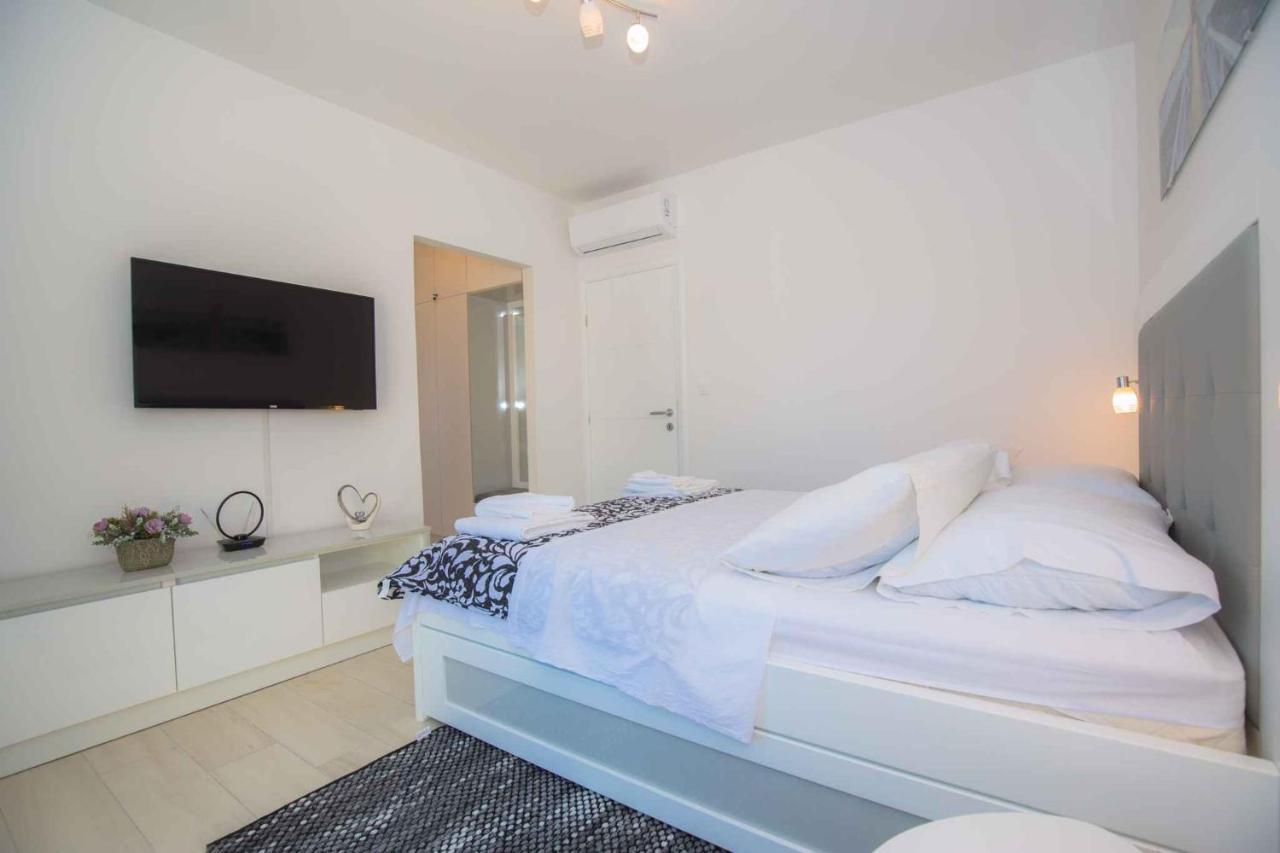 Apartments In Rogoznica 40364 Kültér fotó